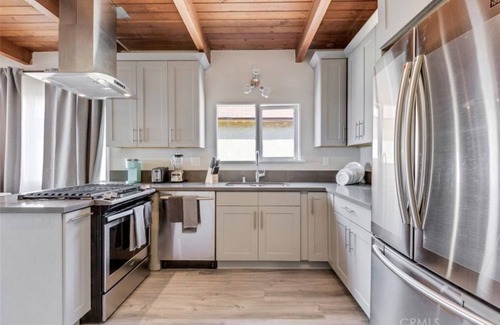 Old Towne Apartment | 2 Bedroom Duplex triplex L-451620 by Houzlet