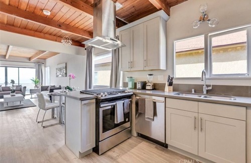Old Towne Apartment | 2 Bedroom Duplex triplex L-451620 by Houzlet