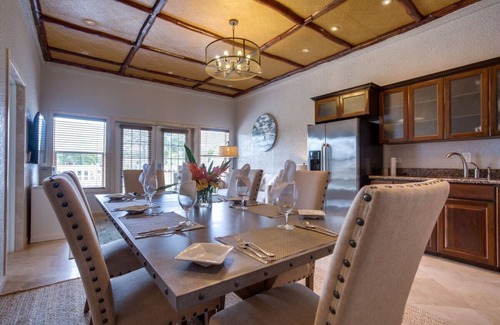 Plantation Villa | 2 bedroom family Suite villa at Placencia