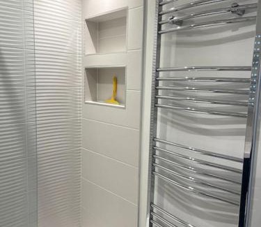 Bracknell Apartment | 2 Bedroom Flat Bracknell Free Parking