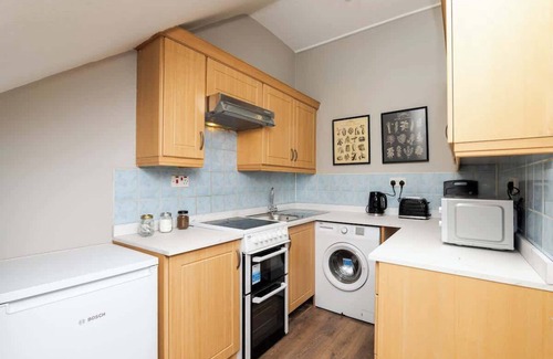 Inverurie Apartment | 2 Bedroom Flat - Free Parking