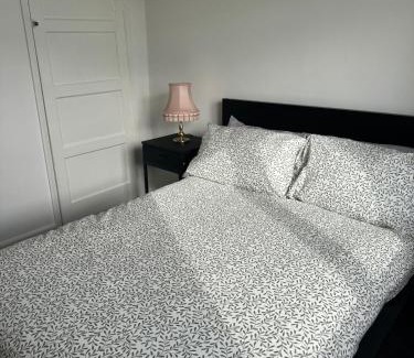 Crawcrook Apartment | 2 bedroom flat in Newcastle - Free street parking