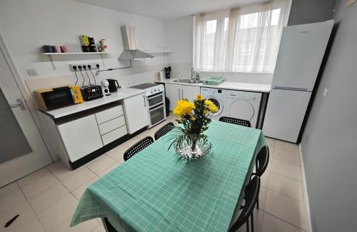 St. Johns Wood Apartment | 2 Bedroom Flat Next to Lord's Cricket Ground, Central London
