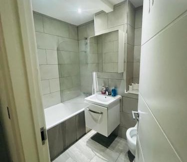 Kilburn Apartment | 2 bedroom flat with garden