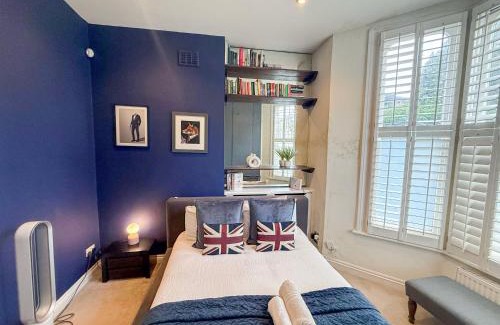 Addison Apartment | 2-Bedroom flat with private patio & firepit in Shepherds Bush near Hammersmith