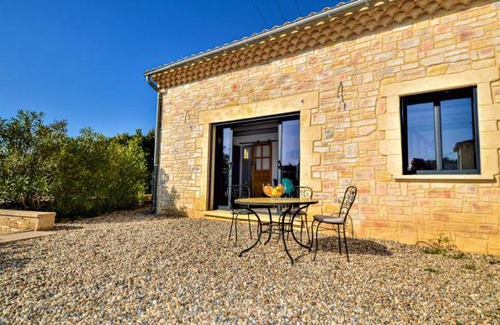 Laudun House | 2 bedroom accommodation in Laudun l Ardoise