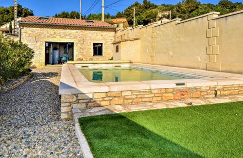 Laudun House | 2 bedroom accommodation in Laudun l Ardoise