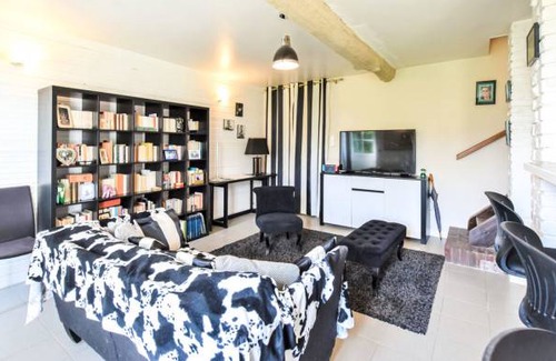 Le Mesnil-Esnard House | 2 bedroom accommodation in Le Mesnil-Esnard
