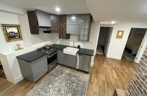 Central Lonsdale Apartment | 2 Bedroom Garden Suite in Central Lonsdale