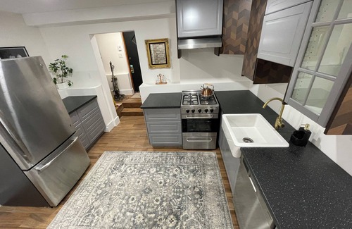 Central Lonsdale Apartment | 2 Bedroom Garden Suite in Central Lonsdale
