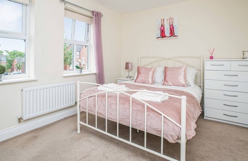 Gateshead Cottage | 2 bedroom accommodation in Gateshead, Newcastle Upon Tyne