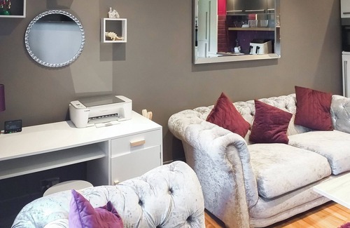 Newcastle-upon-Tyne Cottage | 2 bedroom accommodation in Kingston Park, near Newcastle upon Tyne