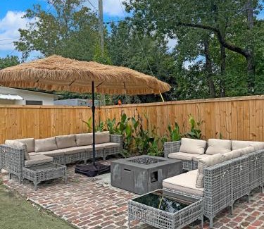 Charleston Apartment | 2-Bedroom Golf Course Getaway