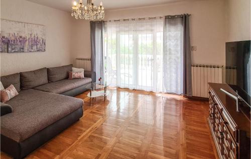 Mihotici Apartment | 2 Bedroom Gorgeous Apartment In Pobri
