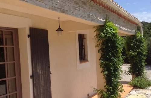 Vauvenargues House | 2 bedroom ground floor appartment with garden and views of Sainte Victoire