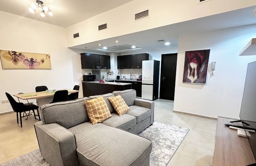 Dubai Apartment | 2-Bedroom Holiday Home Remraam Community