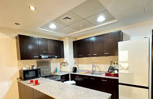 Dubai Apartment | 2-Bedroom Holiday Home Remraam Community