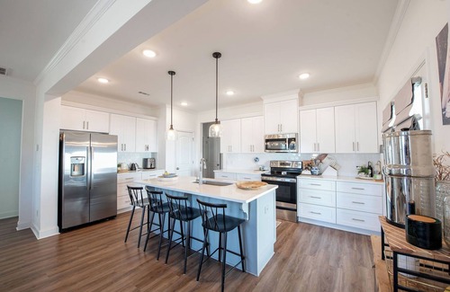 Grovetown House | 2-bedroom Home 10 Miles from Course - Daily Hostess Service Available