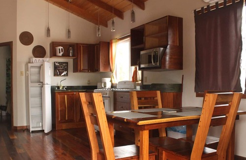 Surfside House | 2 Bedroom Home-Placencia Peninsula with Beach Access