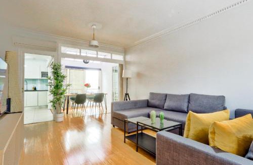 Pyrmont House | 2 Bedroom House at the Centre of Pyrmont