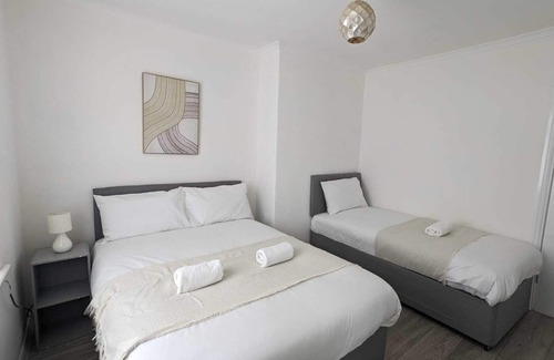 Cramlington House | 2 Bedroom House Dudley