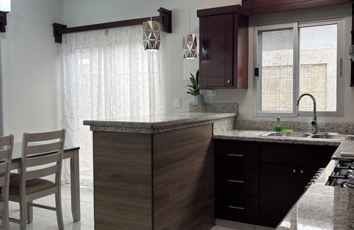 San Pedro Sula House | 2-bedroom house in charming San Pedro Sula with AC, WiFi. Private House Valencia