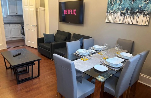 Winchester House | 2 Bedroom House in Central Winchester