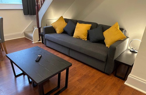 Winchester House | 2 Bedroom House in Central Winchester