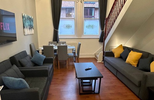 Winchester House | 2 Bedroom House in Central Winchester