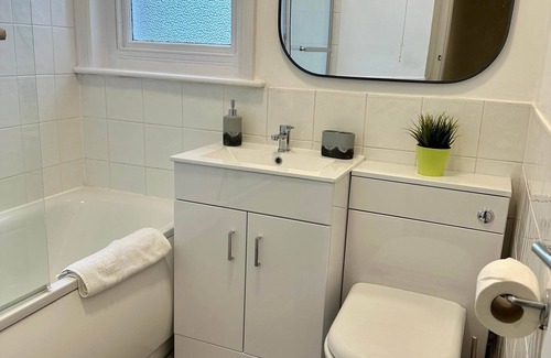 Winchester House | 2 Bedroom House in Central Winchester