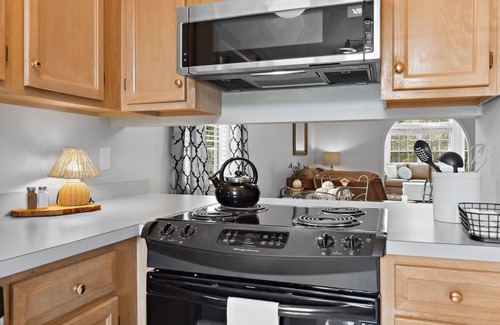 Surfside Beach House | 2-bedroom house in excellent Myrtle Beach location with AC, WiFi. Enjoy