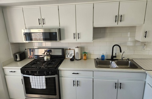 Shipshewana House | 2-bedroom house in welcoming Shipshewana with AC, WiFi