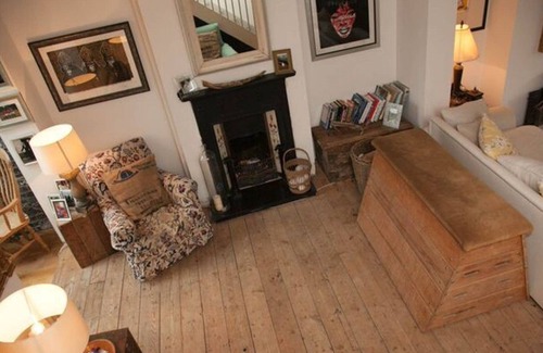 Deal House | 2 Bedroom House Next to the Sea, Lots of Fun!