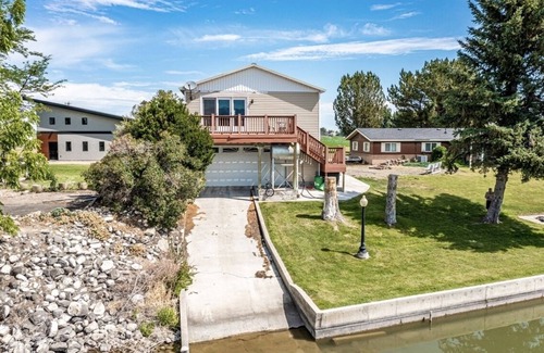 Elba House | 2 bedroom house overlooking Snake River