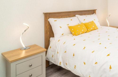 Borehamwood House | 2 bedroom house with parking in Borehamwood