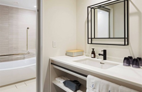 Shinjuku Hotel | 2 Bedroom in Affordable Hotel WiFi AC Gym laundromat Shinjuku