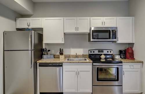 Bluffton Apartment | 2 Bedroom in Calhoun Street Promenade with Balcony