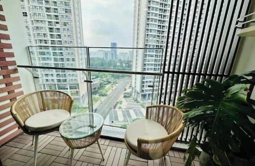 Tan Thuan Dong Apartment | 2 Bedroom in Scenic Valley PMH