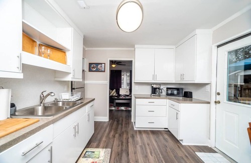 Hanahan House | 2 Bedroom Just Mins. from Shopping & Restaurants