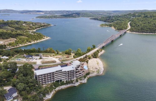 Ridgedale House | 2 Bedroom Lake View Villa - Unit 405