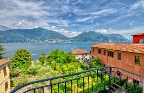 Acquaseria Apartment | 2-Bedroom Lakeview Apartment At The Lake