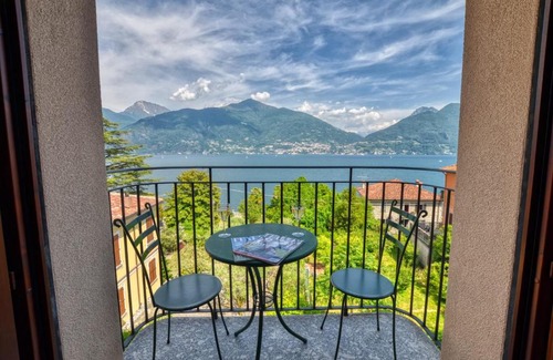 Acquaseria Apartment | 2-Bedroom Lakeview Apartment At The Lake