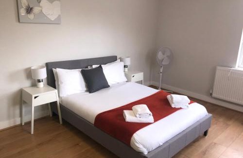 Loughborough Apartment | 2 Bedroom Large First Floor Apartment with FREE Parking