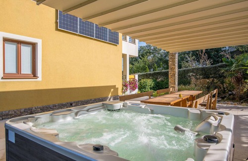 Salatic Apartment | 2 bedroom lovely apartment in Salatici