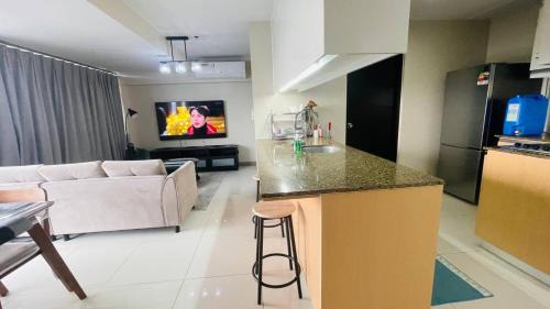 Bagumbayan Apartment | 2 bedroom Luxury Condo in Eastwood with Scenic City view, unli wifi and netflix
