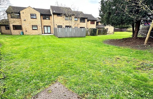 Uxbridge South Apartment | 2 Bedroom Luxury Flat or Appartment near Heathrow with Garden