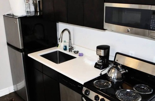 Edina House | 2-Bedroom Luxury Suite with Kitchen in Minneapolis Boutique Hotel