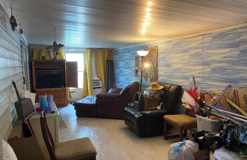 Riverview House | 2-bedroom mobile home in fabulous Riverview with fitness room, AC over 55 comm