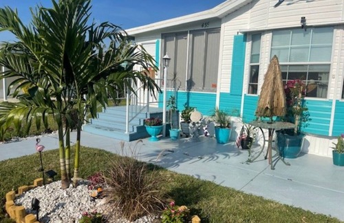 El Jobean House | 2-bedroom mobile home in amazing Port Charlotte with AC, WiFi, fitness room