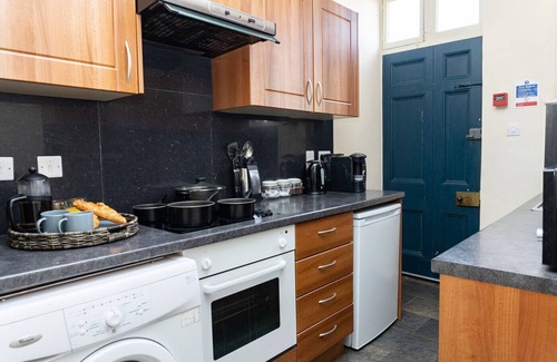 Montpellier Apartment | 2 Bedroom Modern Central apartment with FREE Netflix